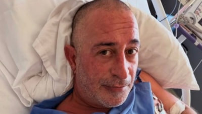 Taburcu olan Cem Yılmaz ailesiyle buluştu