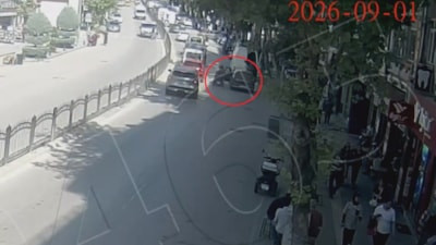 Amasya'da park halindeki otomobilin açılan kapısı yüzüne çarptı