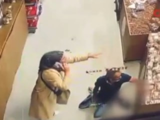 Ankara’da markette silahlı kavga kamerada