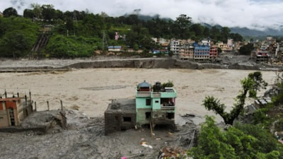 Nepal'deki selde hayatını kaybedenlerin sayısı bin 114'e çıktı