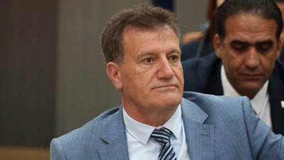 KKTC Ulaştırma Bakanı Erhan Arıklı görevden alındı