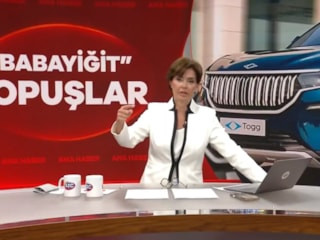 Özlem Gürses'ten canlı yayında Togg gafı