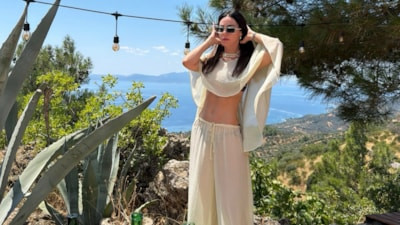 Defne Samyeli'den bikini şov! Takipçileri yorum yağdırdı