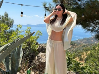 Defne Samyeli'den bikini şov! Takipçileri yorum yağdırdı