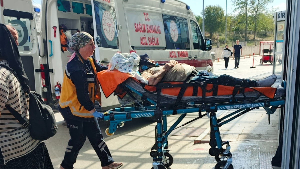 Samsun'da etraktörün römorku devrildi
