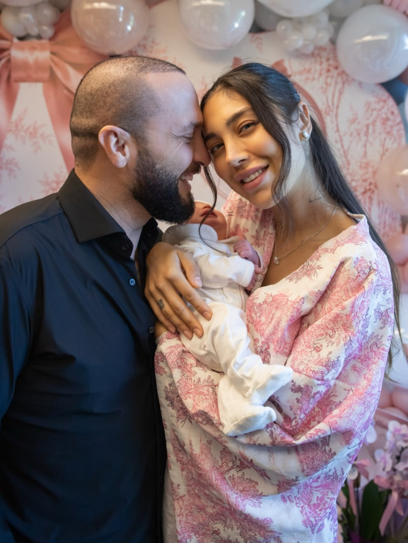 Özlem Ada Şahin: Üçüncü Kızlarına Neşeyle Merhaba Dedi