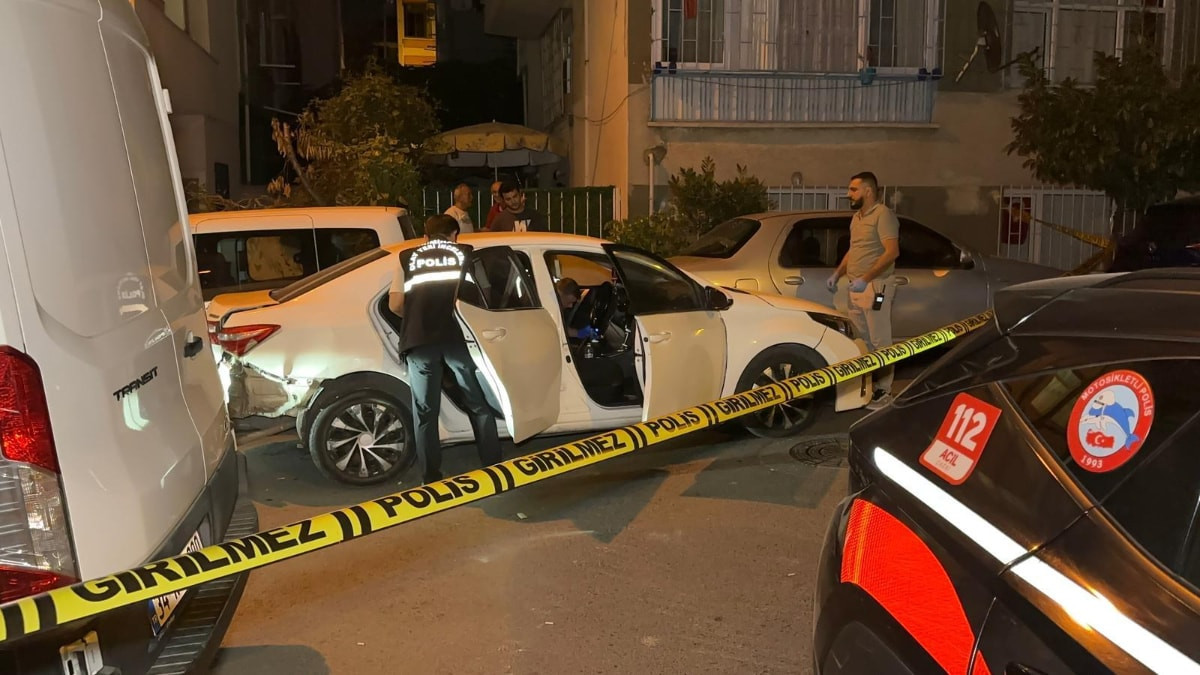 İstanbul'da polisin 'dur' ihtarına uymayan şüpheliler kaçarken kaza yaptı: 1 gözaltı