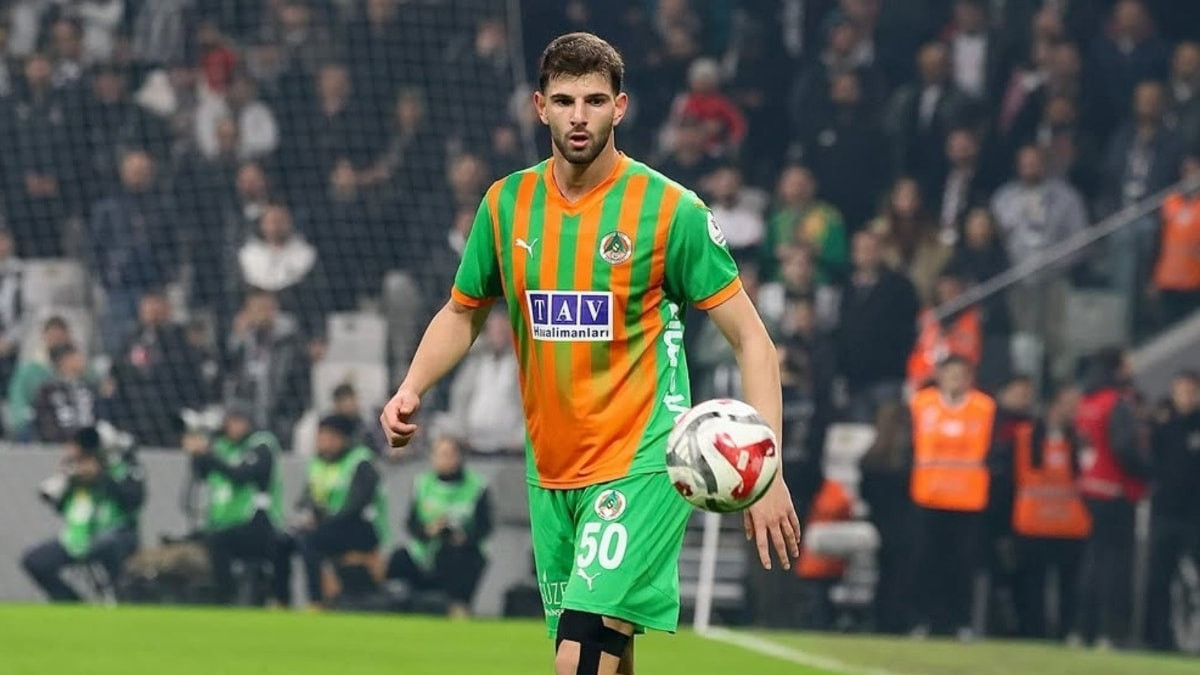 Ümit Akdağ'ın Beşiktaş'la kesişen hikayesi dikkat çekti: Mircea Lucescu ve Daniel Pancu detayı...
