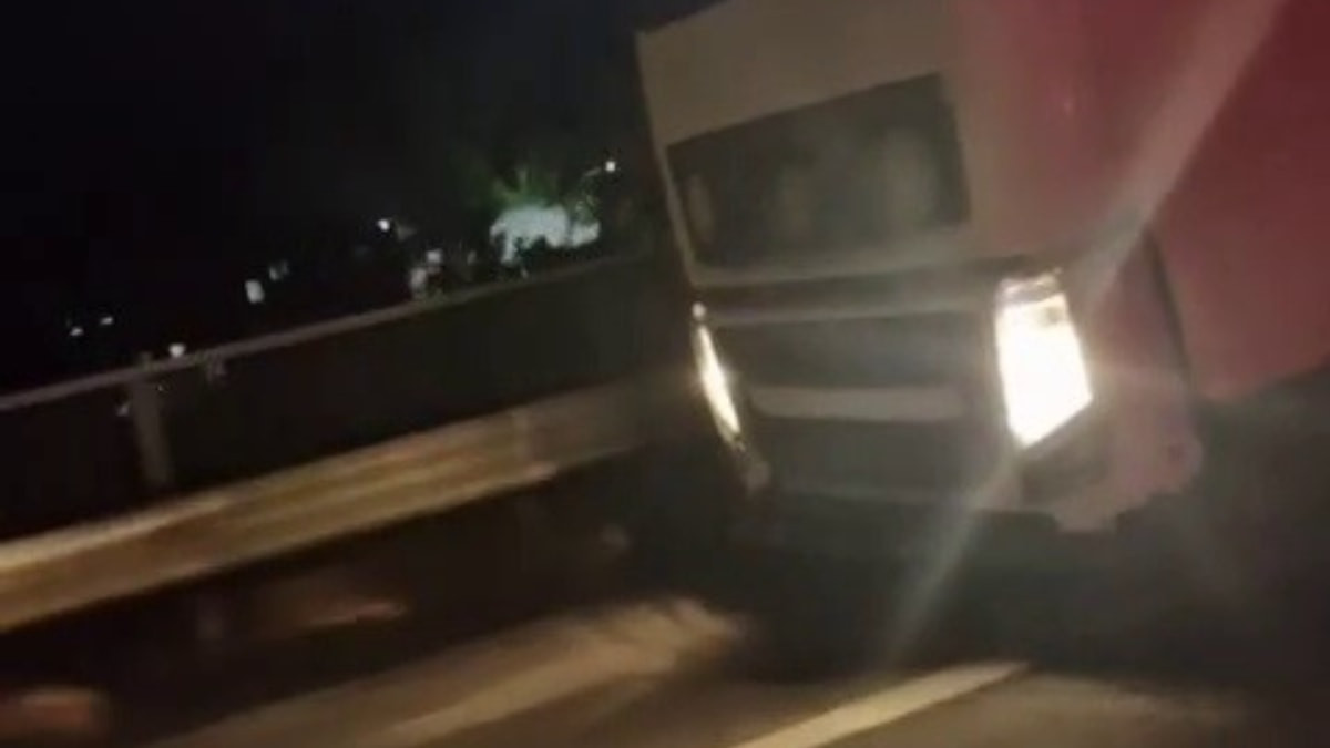Hatay'da düzenekle tırın plakasını gizleyen sürücüye 170 bin TL ceza