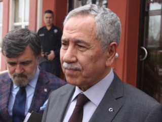 Bülent Arınç, Melih Gökçek soruşturması hakkında konuştu: Savcı çağırırsa koşa koşa giderim