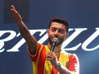 Kurtuluş Kuş'un Malatya konserinde olay! Sahneyi terk etti