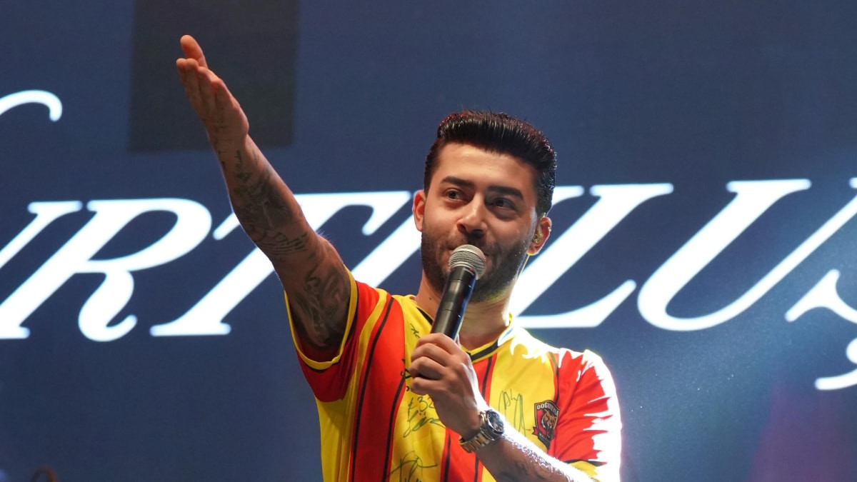 Kurtuluş Kuş'un Malatya konserinde olay! Sahneyi terk etti