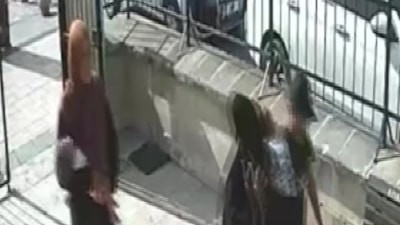 Adana'da camiye namaz kılmaya gitti, yankesicilerin hedefi oldu: Cüzdanı ve altını çalındı