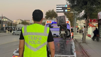 Malatya'da taksi şoförü ile motosiklet sürücüsü birbirine girdi
