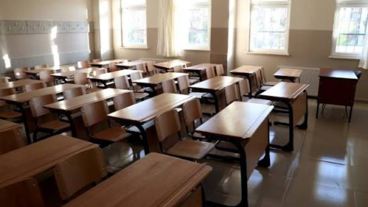 7 Eylül Pazartesi okullar açılacak mı, kimler başlayacak? İşte ders başı yapacak sınıflar