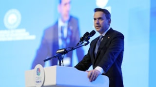 Bakan Bayraktar: Türkiye'nin yeni enerji mimarisinin merkezinde 'elektrikleşme' olacak