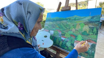 Bob Ross’tan ilham alan Şahinde Nine, 81 yaşında ikinci sergisine hazırlanıyor