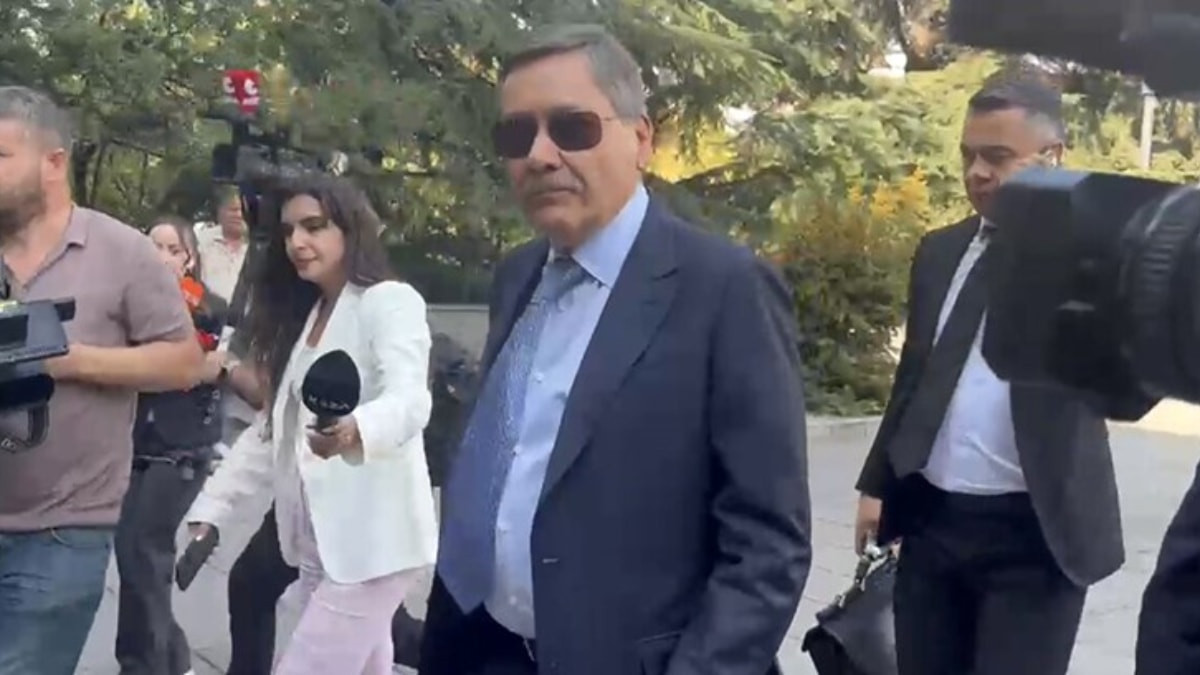 Melih Gökçek'ten ifade sonrası ilk açıklama: 500 soruşturma geçirdim, hepsinden takipsizlik aldım