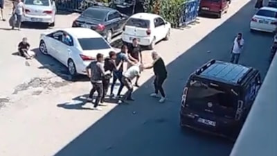 Samsun'da bir kadını taciz ettiği iddia edilen adama meydan dayağı atıldı