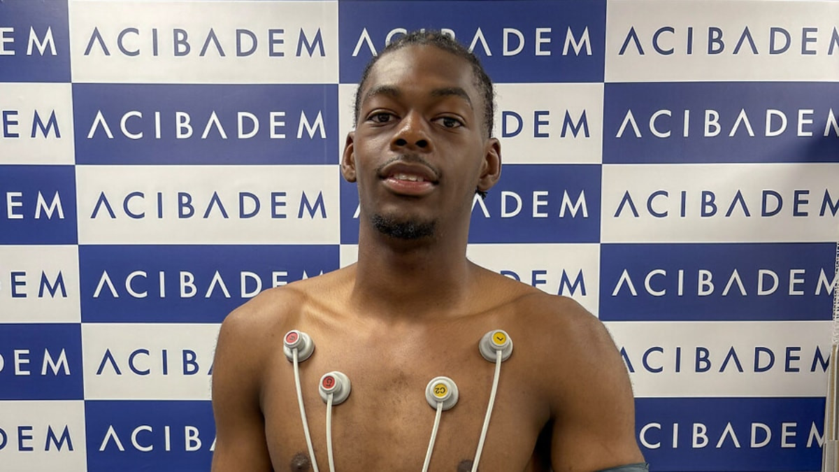 Trabzonspor'da Rene Mitongo Muteba, 1 yıllığına Estrela'ya kiralandı