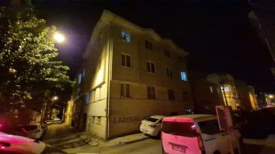Eskişehir'de 2'nci kattan düşen kişi yaralandı