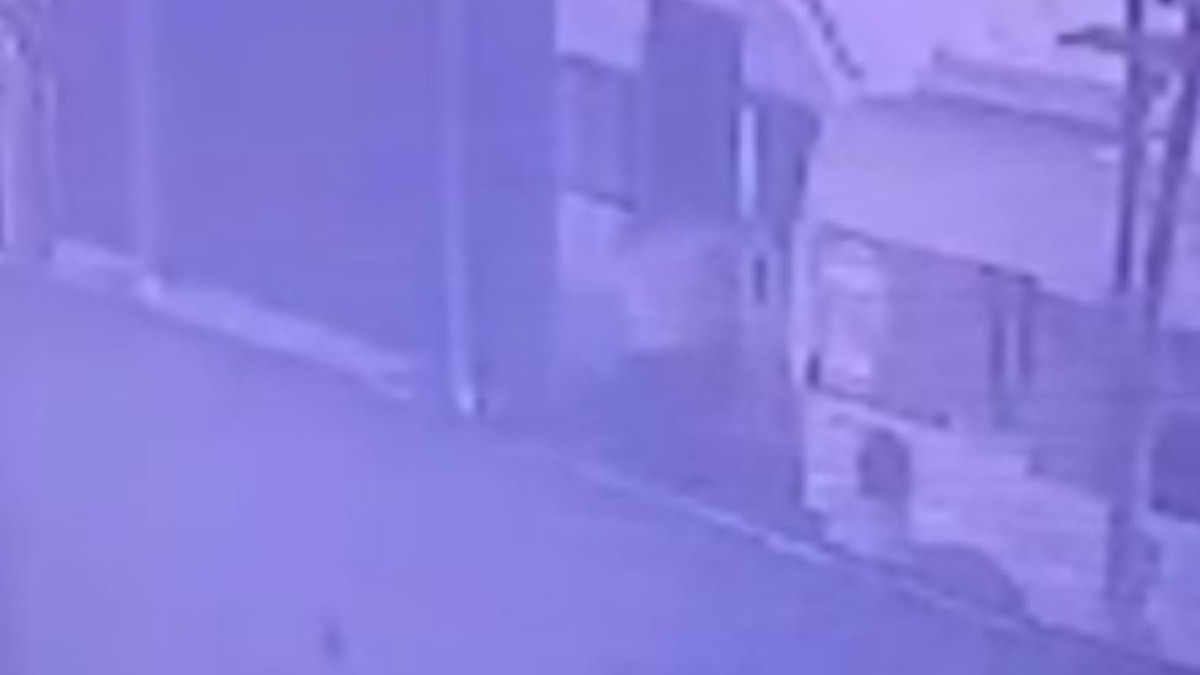 Arnavutköy'de servis şoförünün öldürüldüğü silahlı kavga kamerada