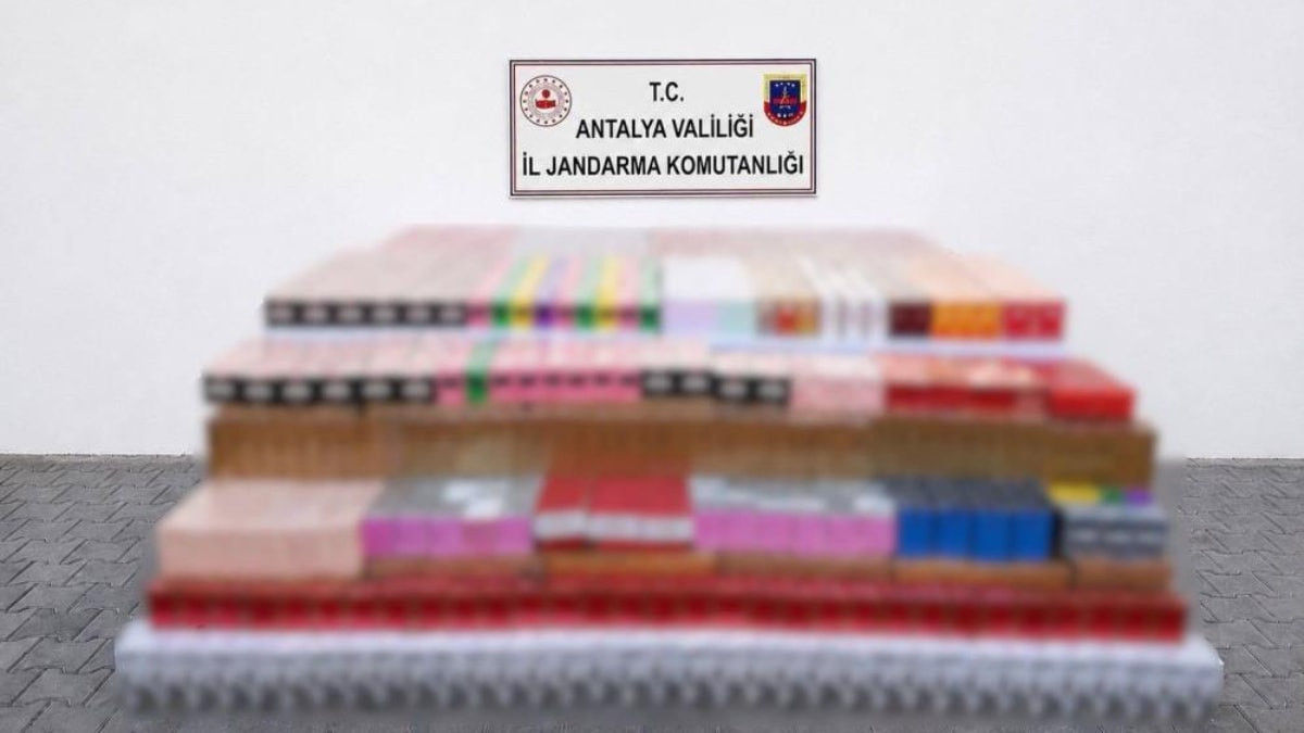 Antalya'da yaklaşık 4 milyon liralık gümrük kaçağı ürün ele geçirildi