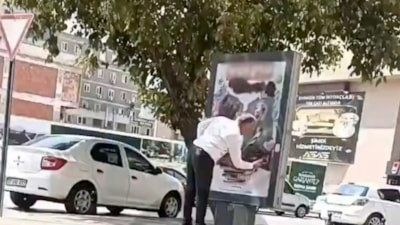 Gaziantep'te reklam panosunu sprey boya ile kapattı: Kızım özeniyor