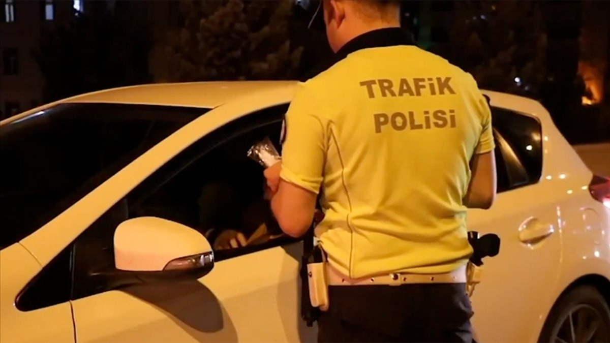 Bilecik'te tehlikeli manevralar yapan alkollü sürücüye 294 bin lira ceza