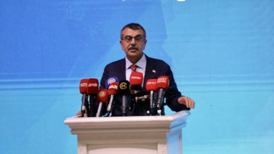Bakan Tekin: Çocuklarımızı biz yetiştirmiyoruz