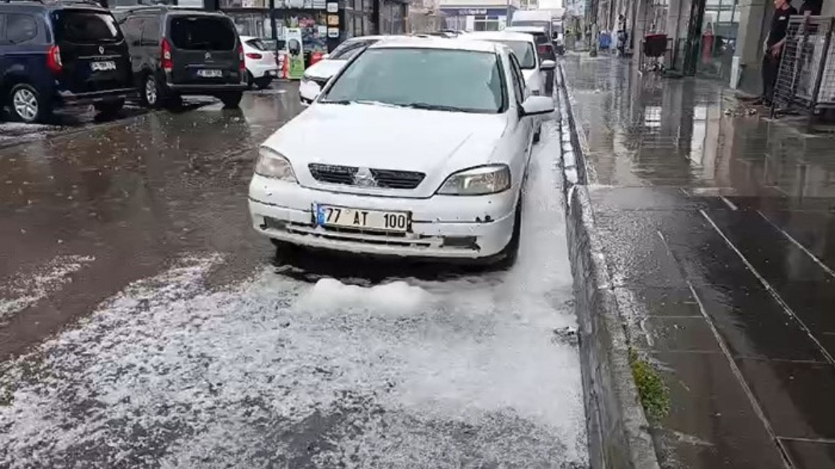 Kars'ta dolu sürprizi