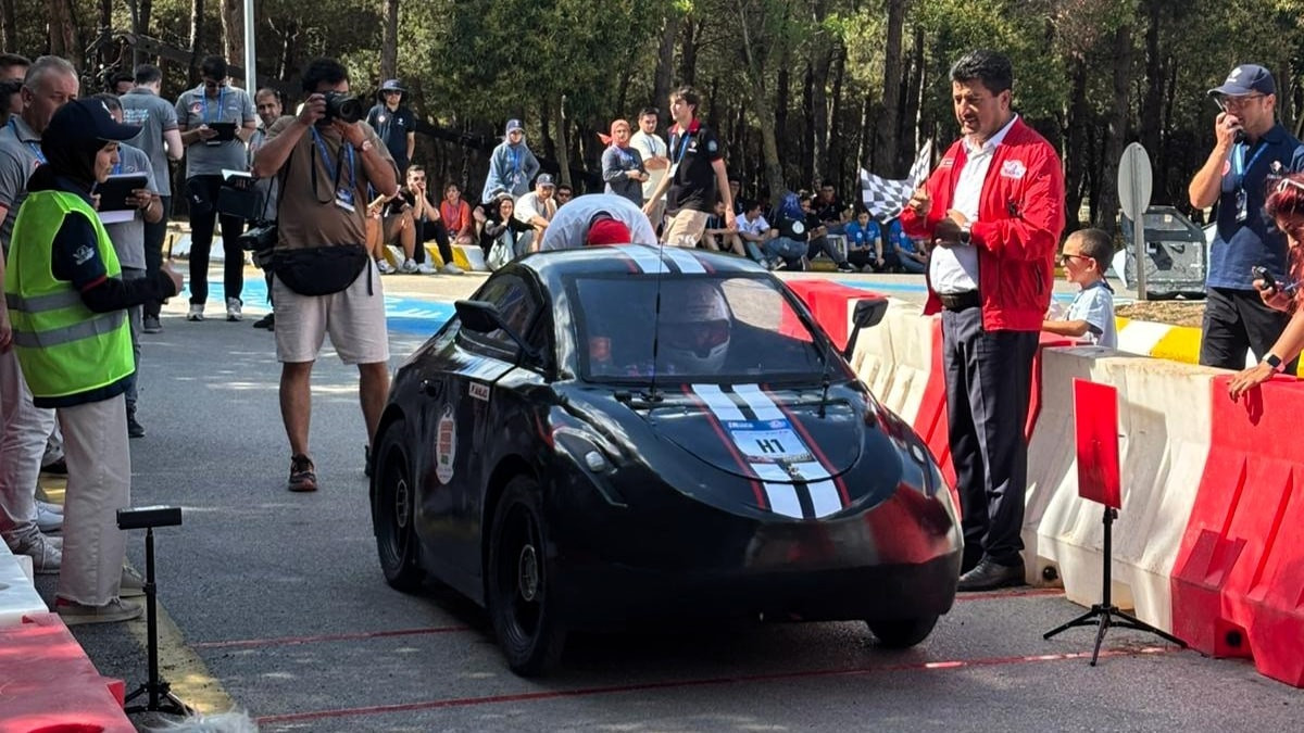 Elektrikli araç yarışlarında 3 araçla finale kalan tek üniversite SUBÜ oldu