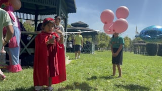 Konya'da kanseri yenen 3 yaşındaki Meryem Sena için gökyüzüne balon bırakıldı