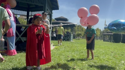 Konya'da kanseri yenen 3 yaşındaki Meryem Sena için gökyüzüne balon bırakıldı