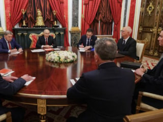 Vladimir Putin, Steve Witkoff ve Jared Kushner’i Kremlin’de kabul etti