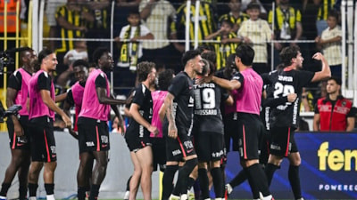 Derbiyi kazanan Beşiktaş'tan sosyal medyada göndermeli paylaşımlar geldi