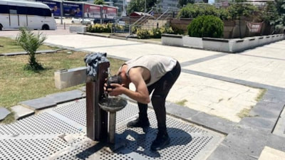 Adana'da sıcak hava etkisini göstermeye devam ediyor
