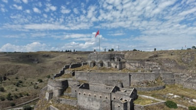 Kars Kalesi ihtişamıyla büyülüyor