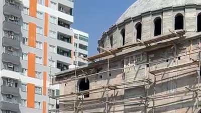 Mersin'de oğlu tarafından inşaatın merdiveninde ölü bulundu