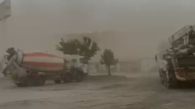 Bingöl’de kuvvetli rüzgar çatıları uçurdu