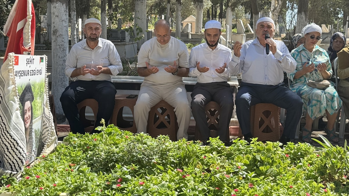 İsrail askerleri tarafından şehit edilen Ayşenur Ezgi Eygi, ölümünün ikinci yılında anıldı