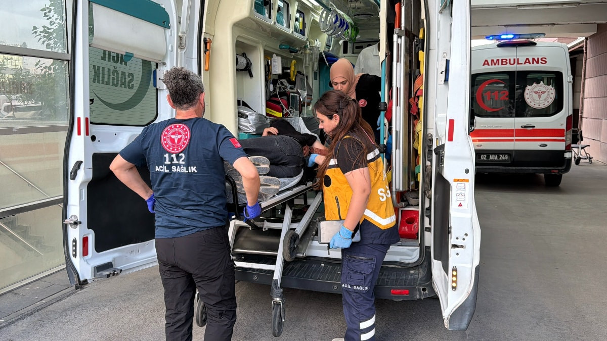 Adıyaman'da darbedilen kadını kurtarmaya çalışan genç bıçaklandı