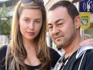 Chloe Loughnan hamilelik pozları vermeye doymadı