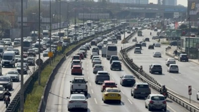Okullarda uyum haftası başladı: İstanbul'da trafik yoğunluğu arttı