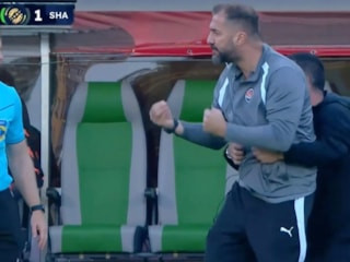 Arda Turan faulü yardımcısı üzerinde gösterdi: Spiker kahkahayı patlattı!