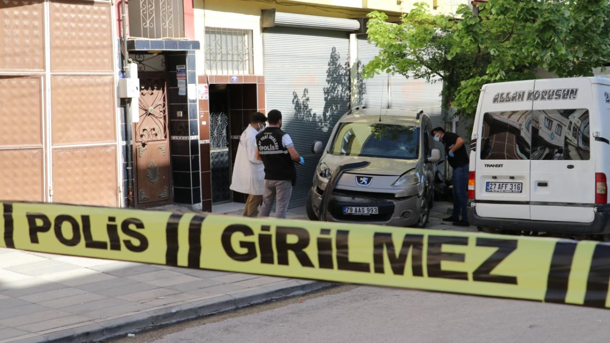 İstanbul'da kablo çekerken elektrik akımına kapılan işçi hayatını kaybetti