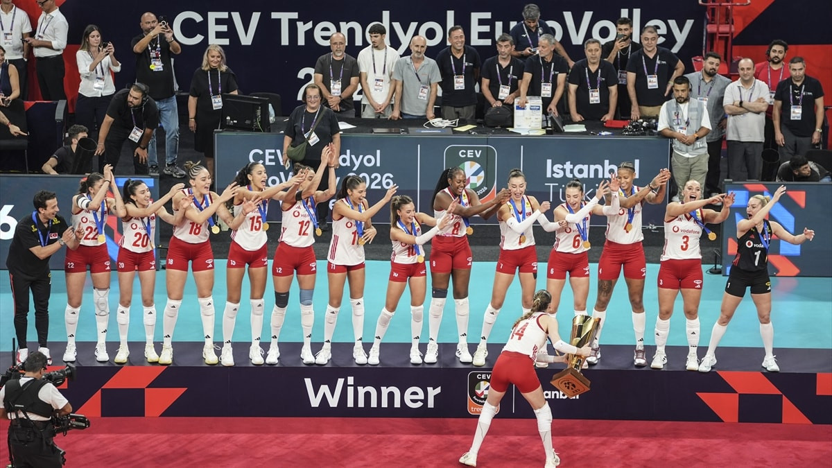 Kadın voleybolunda 4 kıta şampiyonu olimpiyatlara vize aldı