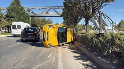 Eskişehir'de ticari taksi ile SUV çarpıştı: 2 sürücü yaralandı