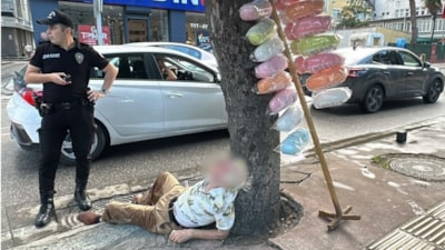 Samsun'da alkollü pamuk şekerci sokakta sızdı
