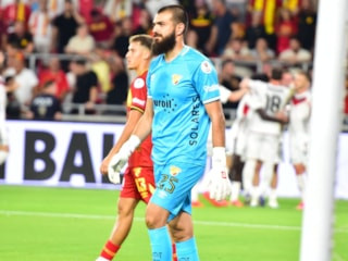 Göztepe kalecisi Gugeshashvili kendisini ıslıklayan taraftarlara gözdağı verdi